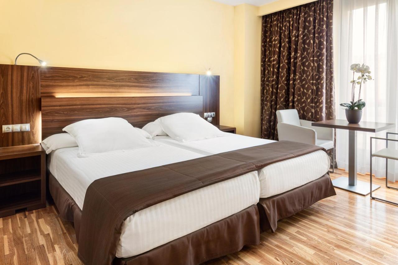 Hotel Exe Dona Carlota à Ciudad Real Extérieur photo